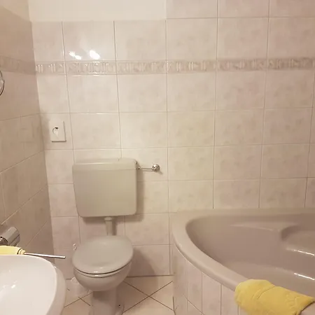 Gaestehaus Strieth 3* Эстрих-Винкель