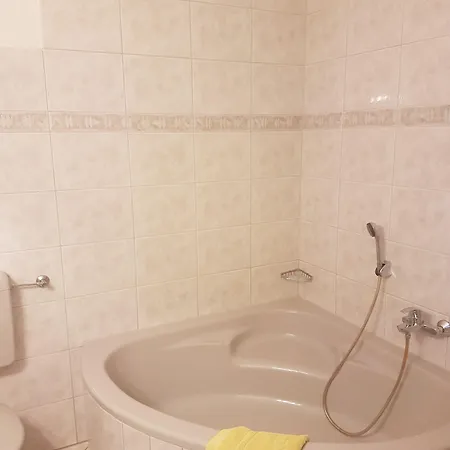 Gaestehaus Strieth 3* Эстрих-Винкель